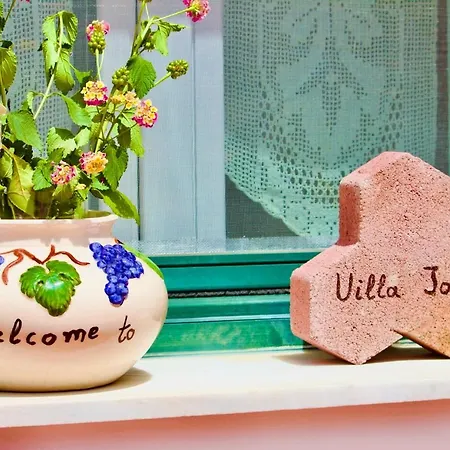 Joya فيلة Makriotika